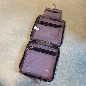Monat Hanging Travel Purple Toiletry Bag